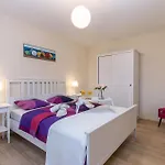 בית נופש Pet Friendly In לובראן