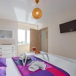 Pet Friendly In לובראן
