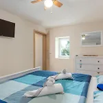 Pet Friendly In בית נופש