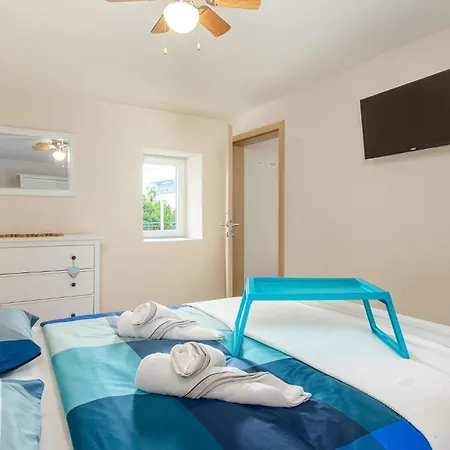 Awesome In With House Sea View *